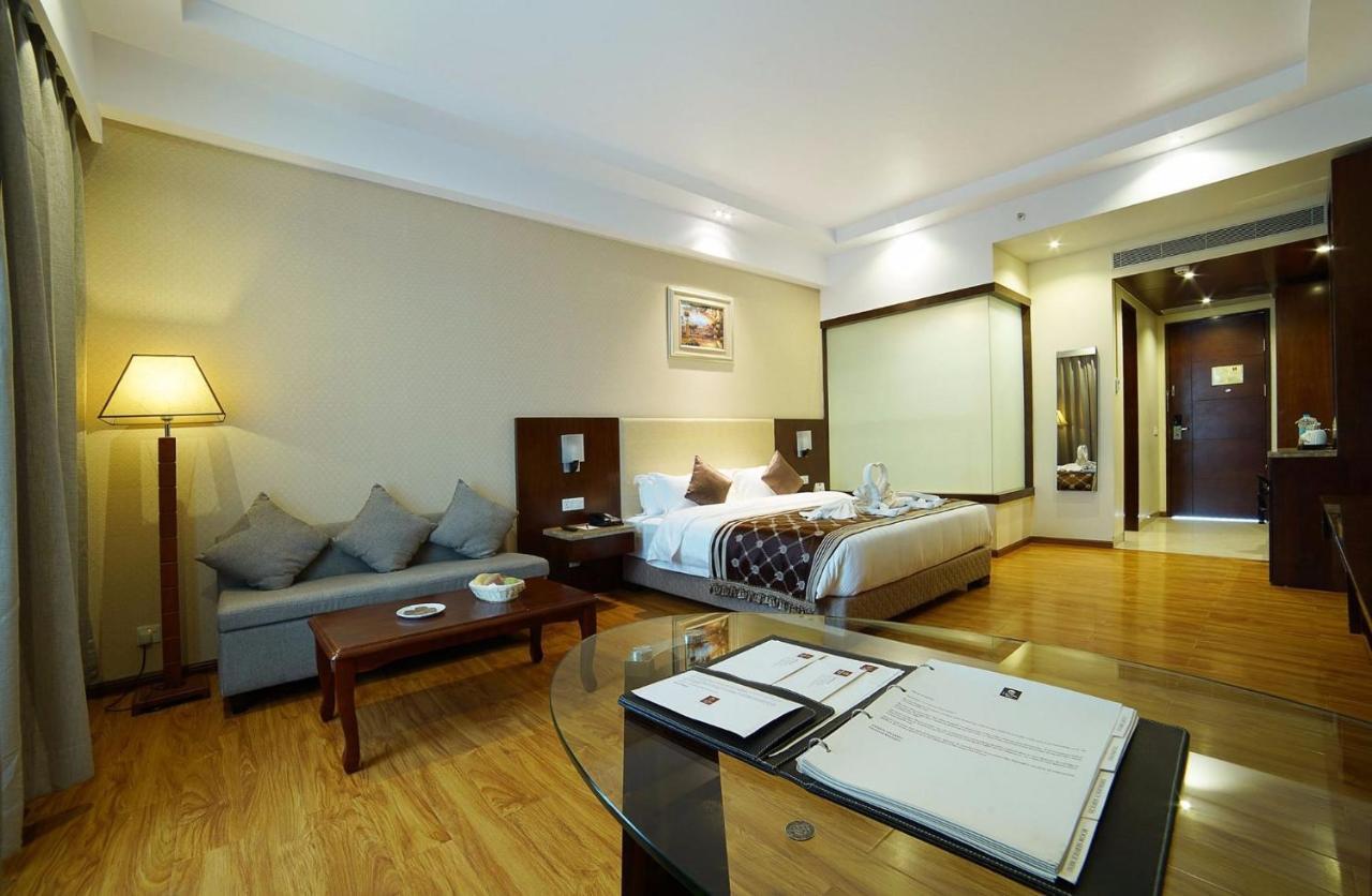Clarion Inn Jaipur Kukas Eksteriør billede