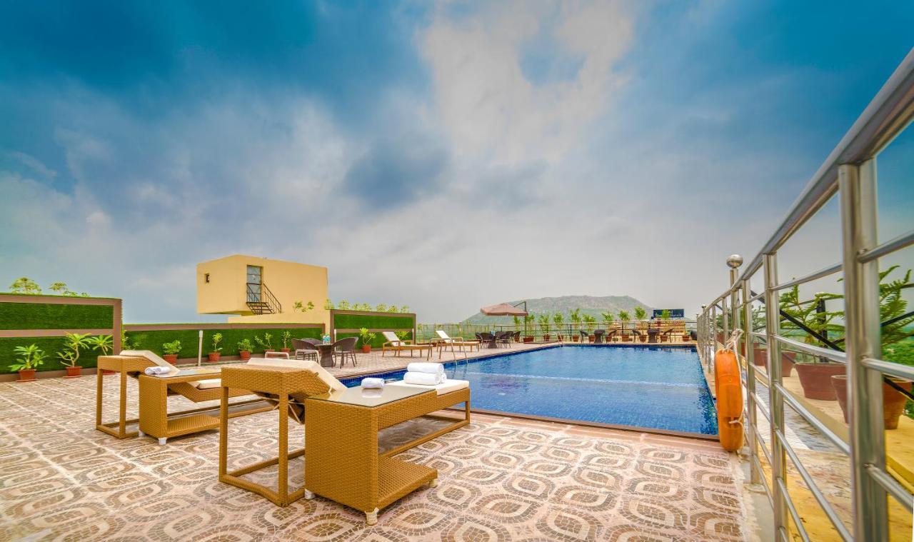 Clarion Inn Jaipur Kukas Eksteriør billede