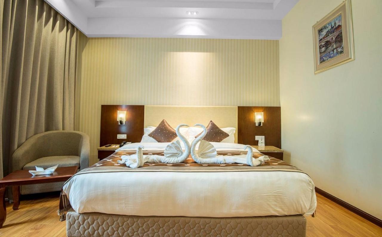 Clarion Inn Jaipur Kukas Eksteriør billede
