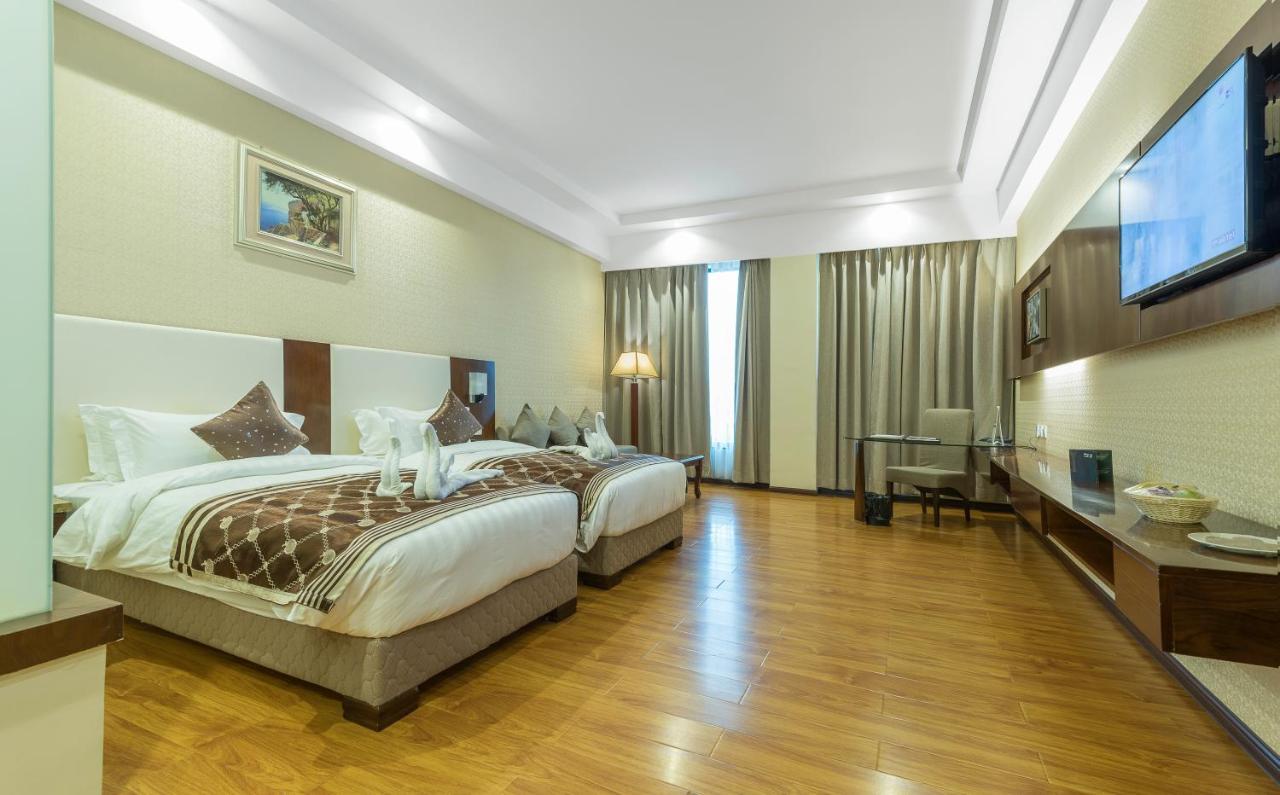 Clarion Inn Jaipur Kukas Eksteriør billede