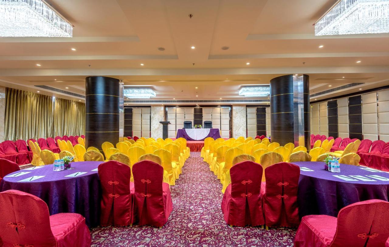 Clarion Inn Jaipur Kukas Eksteriør billede