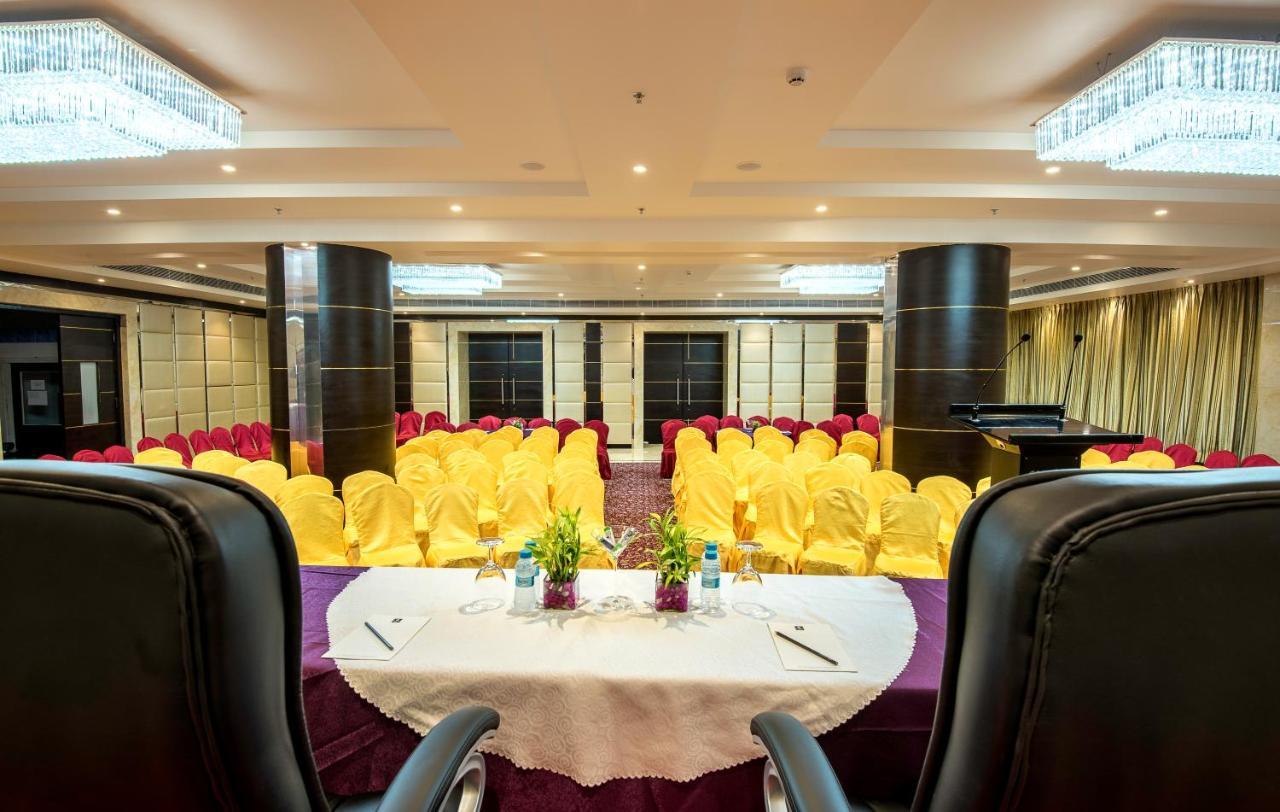 Clarion Inn Jaipur Kukas Eksteriør billede