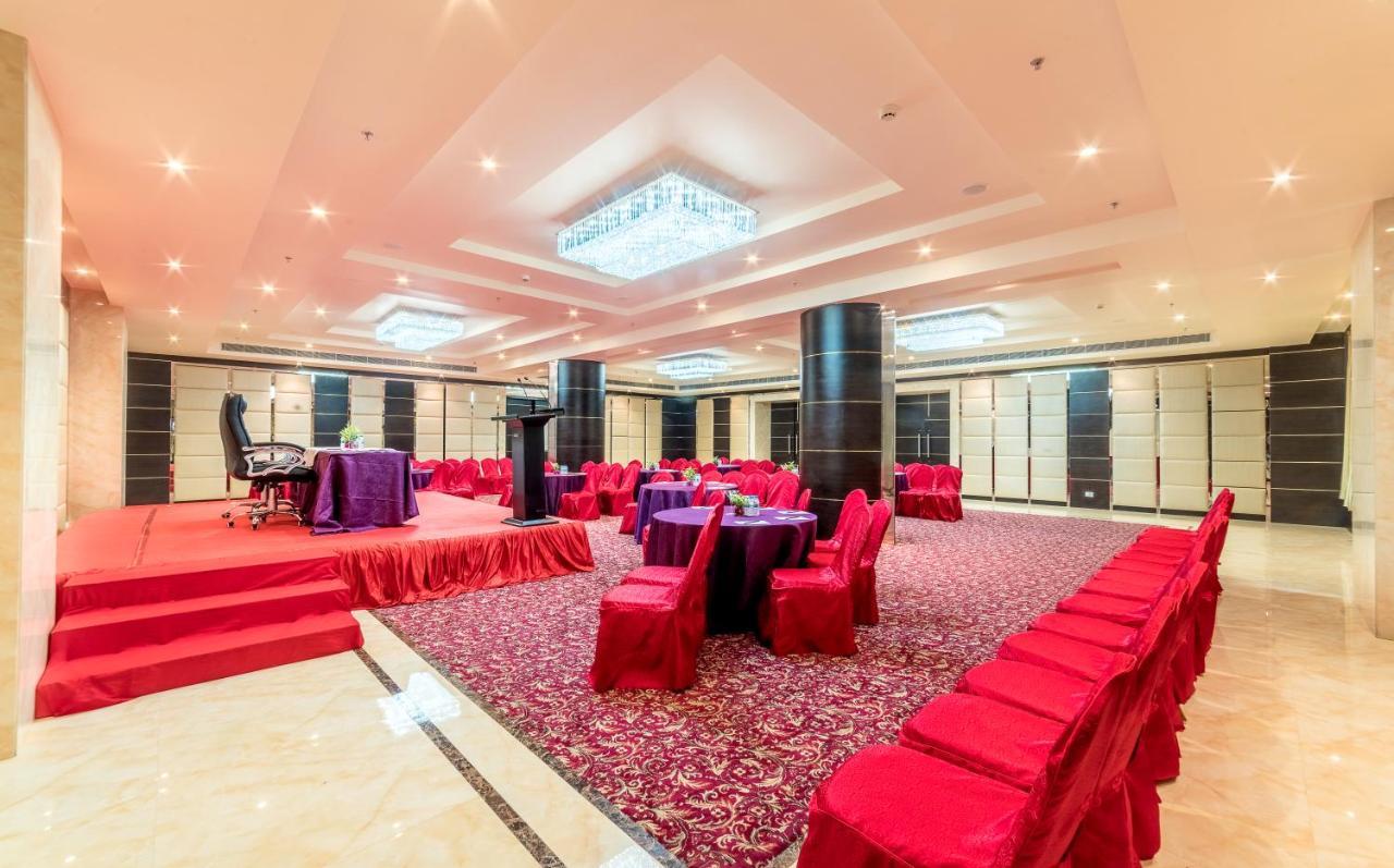 Clarion Inn Jaipur Kukas Eksteriør billede