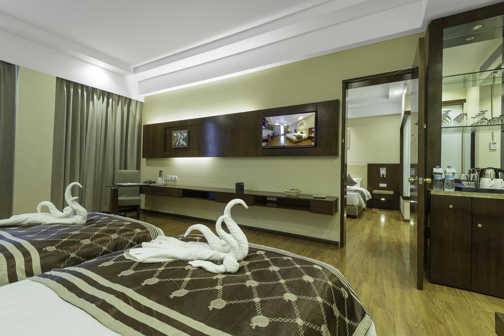 Clarion Inn Jaipur Kukas Eksteriør billede